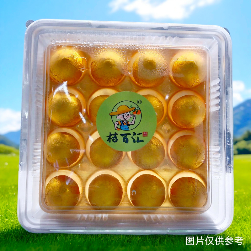 生态金桔是纯天然生长和成熟的,不打蜡,不催黄,不催熟,非工厂模具制造
